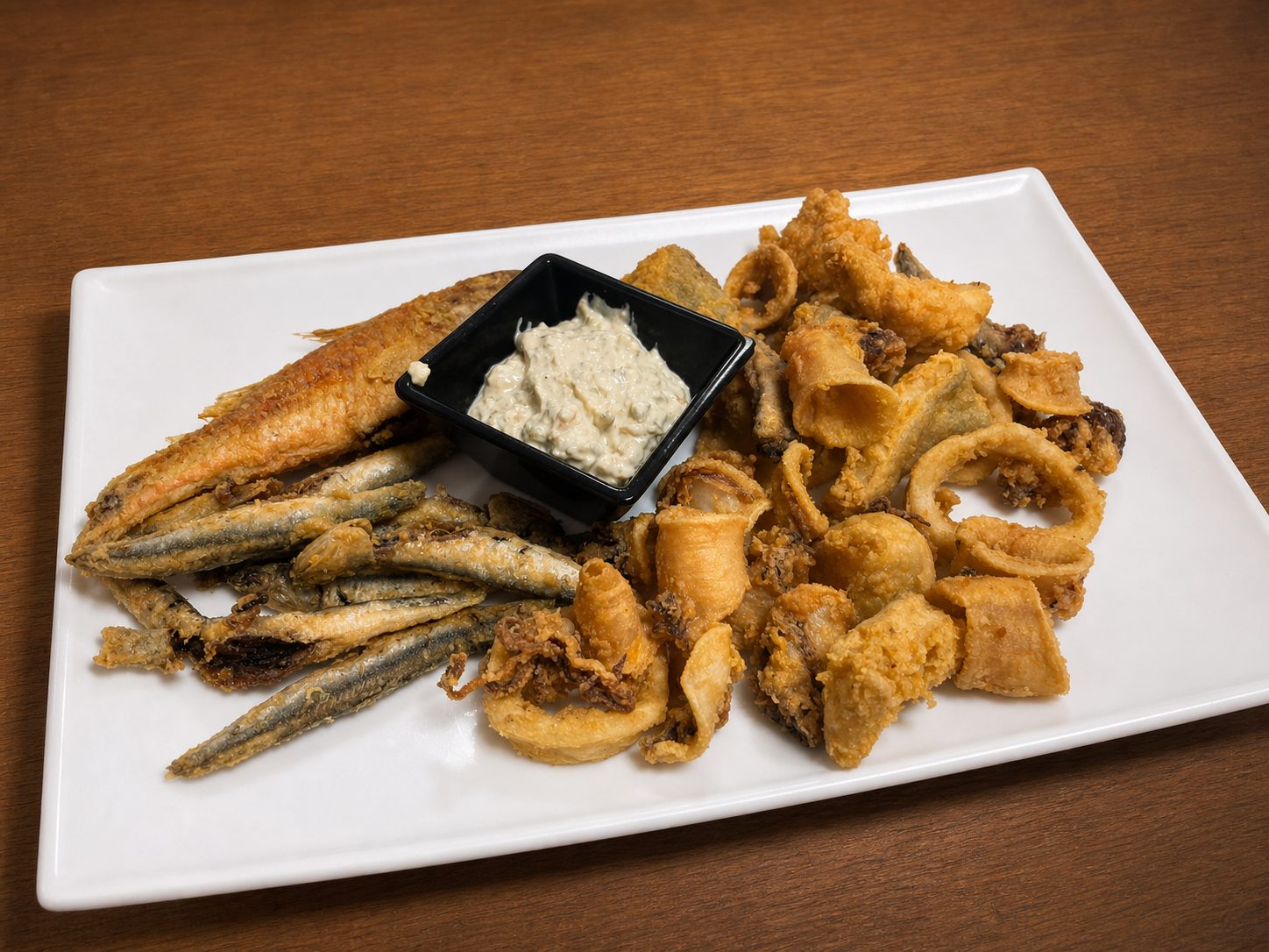Frituras de pescado con salsa tártara